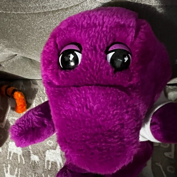 Vintage 1992 Barney The Purple Dinosaur with Shirt Plush Toy - Picture 9 of 9